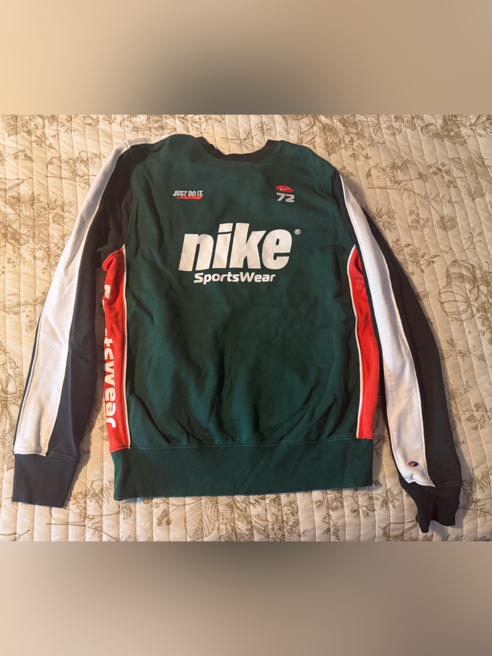 Nike Men’s Green Pullover Crewneck with Red and White Accents